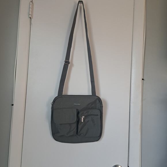 Baggallini Canyon Crossbody Gray Multi Pocket Adjustable Strap Travel - Picture 2 of 8